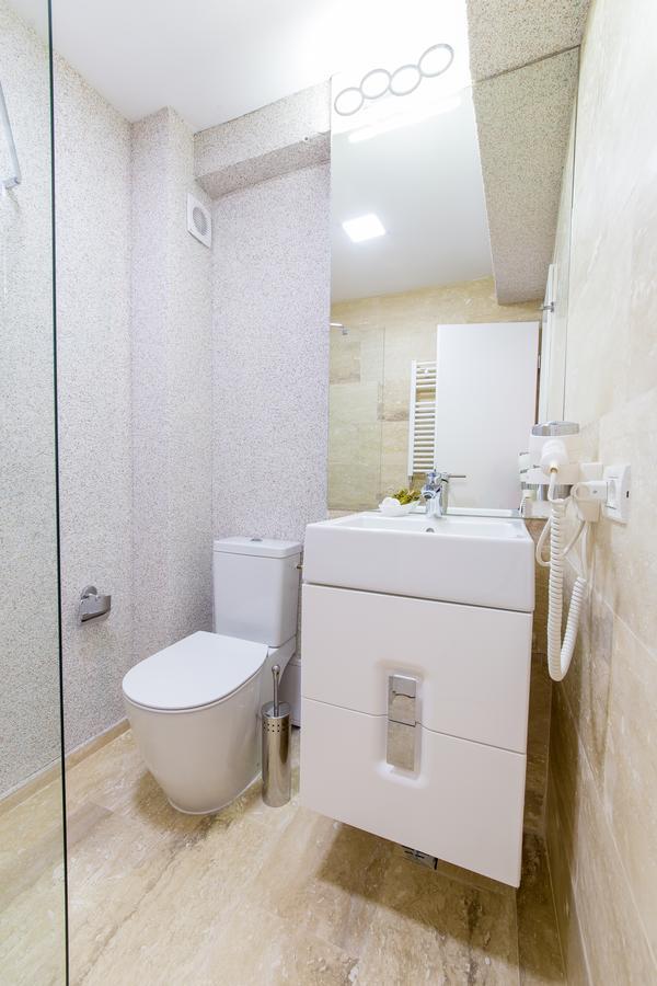 The Embassy Nord Hotel บูคาเรสต์ ภายนอก รูปภาพ